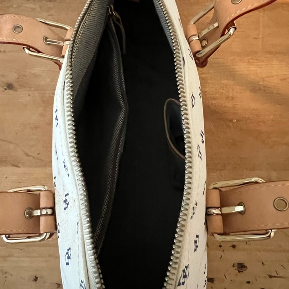 Vintage Dooney and Bourke Handbag - Picture 6 of 10